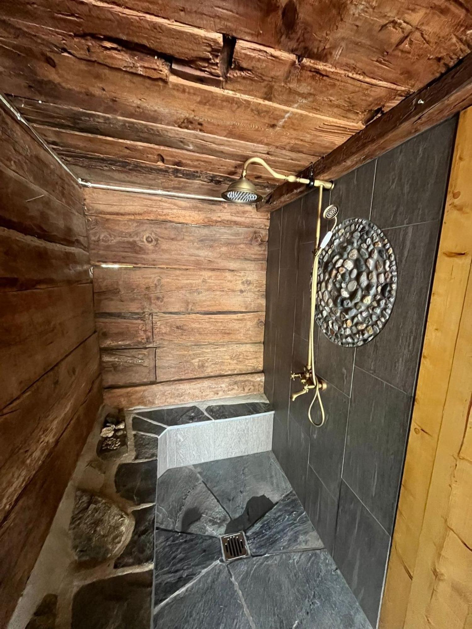 Chalet La Paz With Hotpot And Sauna Vila Törbel Exterior foto