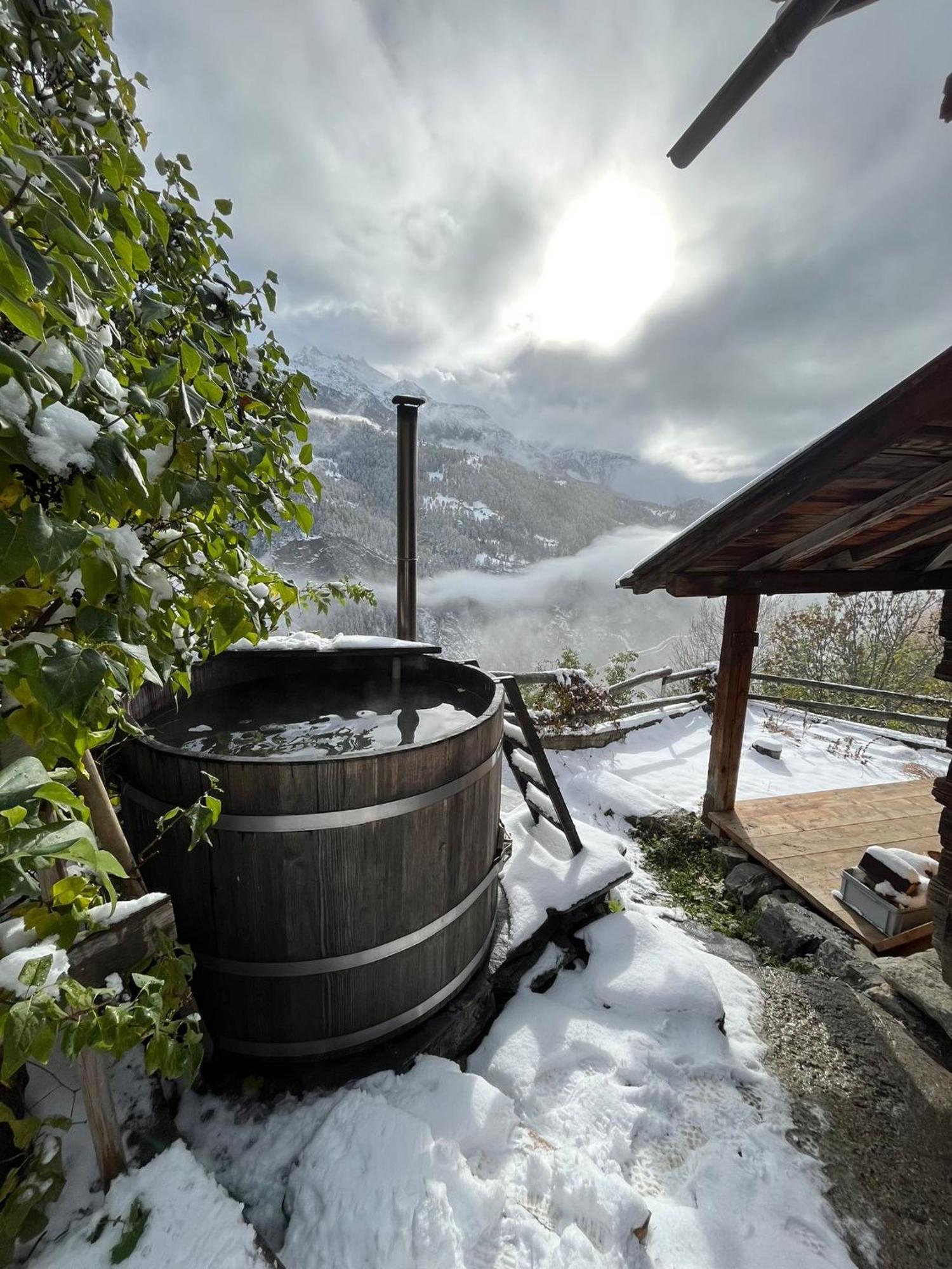 Chalet La Paz With Hotpot And Sauna Vila Törbel Exterior foto